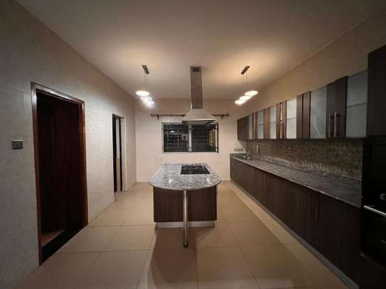 3 Bed Apartment with Swimming Pool in Kileleshwa image 2