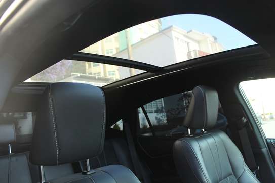 Toyota Harrier Leather Sunroof 2019 44,000 Kms image 5