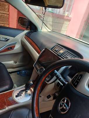 Toyota premio 2016 image 4