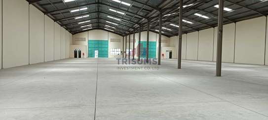 20,000 ft² Warehouse with Parking in Mombasa Road image 1