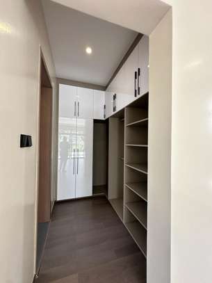 5 Bed House with En Suite at Convent Drive image 9