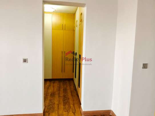 4 Bed Apartment with En Suite in Kilimani image 6