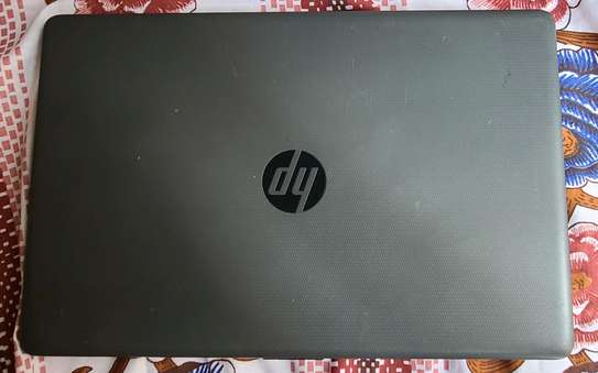 HP Laptop 250 G7 i3 black image 2