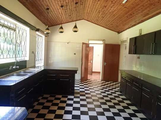 4 Bed House with Garden at Gigiri image 12