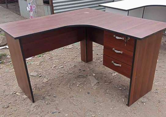Executive, spacious and strong lshape office desks image 3