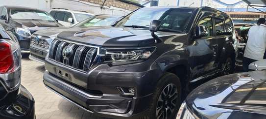 Toyota land Cruiser Prado VX-L Grey 2018 4x4 image 3