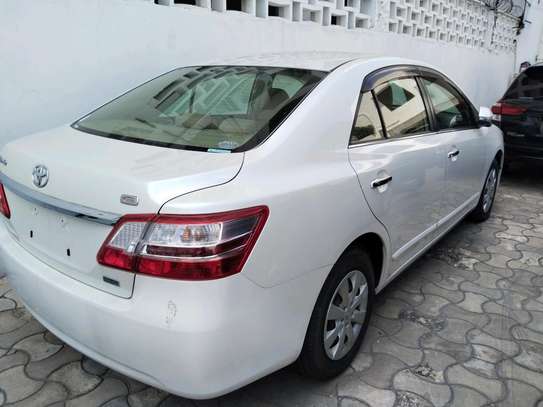 Toyota Premio old shape on sale image 4