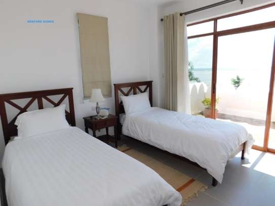 4 Bed Villa with En Suite in Kikambala image 6