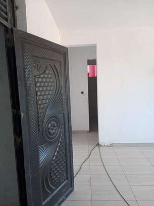 1 Bed Apartment with En Suite in Mtwapa image 3