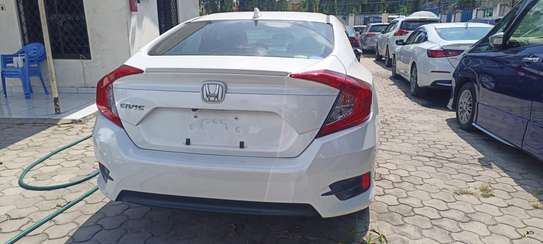 Honda civic white 2018 2WD image 7