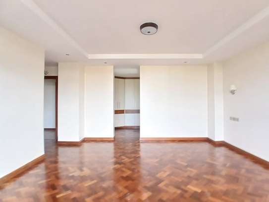 3 Bed Apartment with En Suite at Riverside Drive image 7