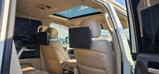 Land cruise v8  petrol image 2