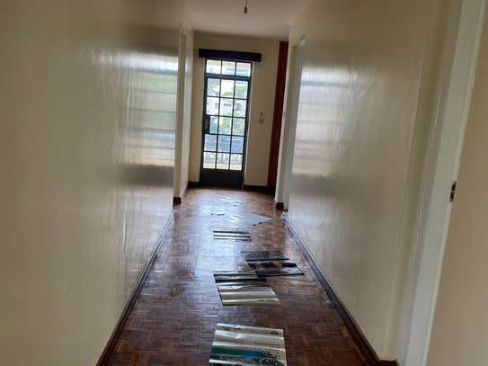 Serviced 3 Bed Apartment with Swimming Pool in Kilimani image 5