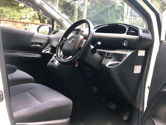 Toyota Sienta Silver color 2017 model fully loaded image 3