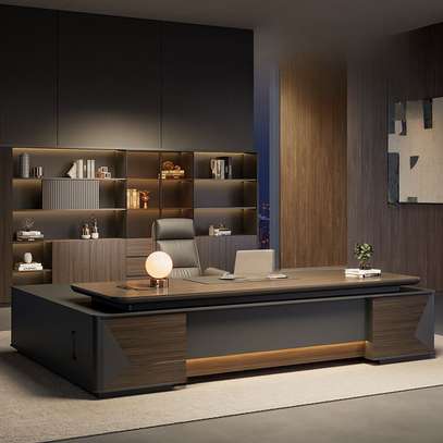 Office Desks: Executive Desk With Reversible Orientation image 7