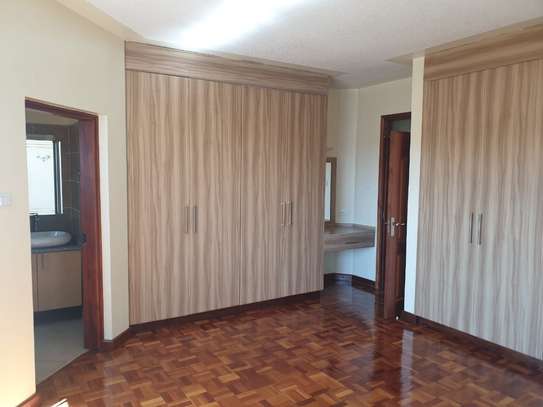 3 Bed Apartment with Balcony in Kilimani image 7
