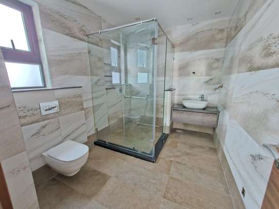 5 Bed House with En Suite in Kitisuru image 34