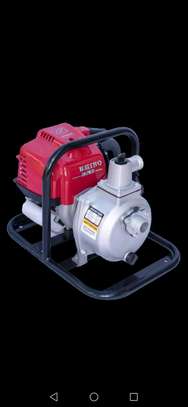 Portable petrol water pump image 1