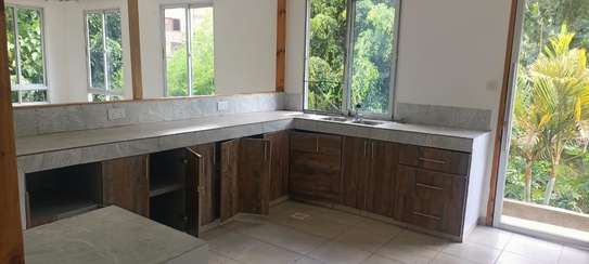 4 Bed Townhouse with En Suite in Spring Valley image 14