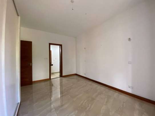 3 Bed Apartment with En Suite in Kilimani image 9