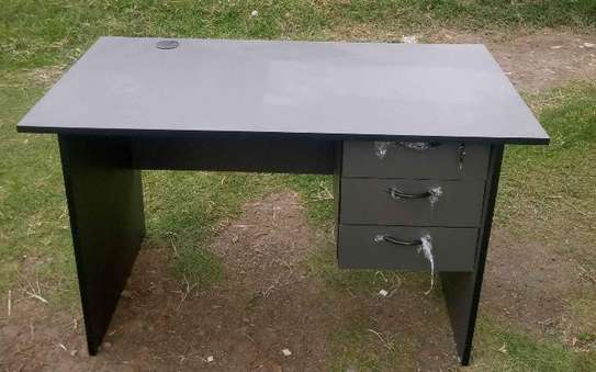 Executive top quality and durable office desks image 2