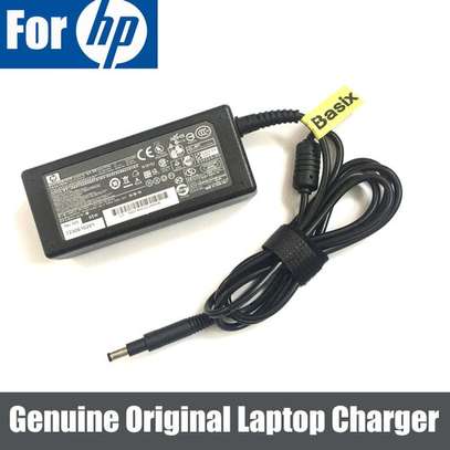 hp small pin charger. image 1