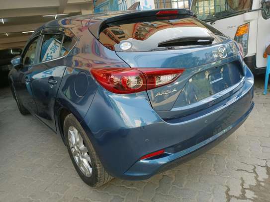 Mazda Axela Hatchback hi image 8