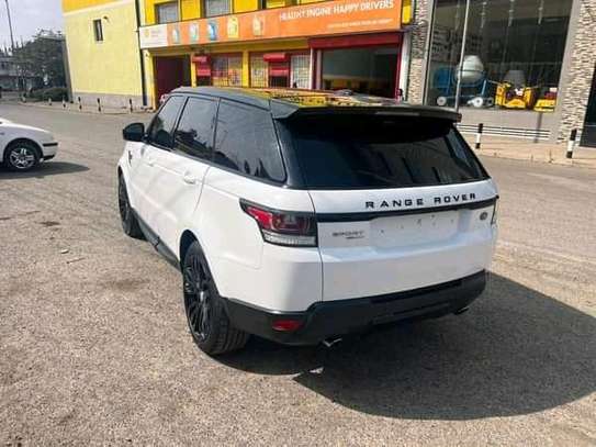 2015 Range Rover Sport image 7