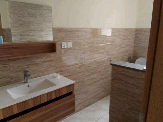 3 BEDROOM + DSQ image 2