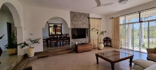 Serviced 4 Bed Apartment with En Suite in Nyali Area image 2