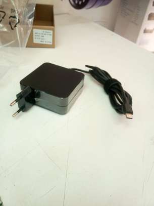 Type c laptop charger. image 3