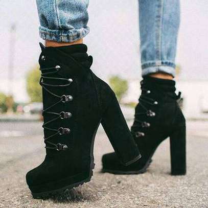 LADIES ANKLE BOOTS image 1