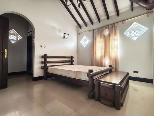 2 Bed Apartment with En Suite in Lavington image 7