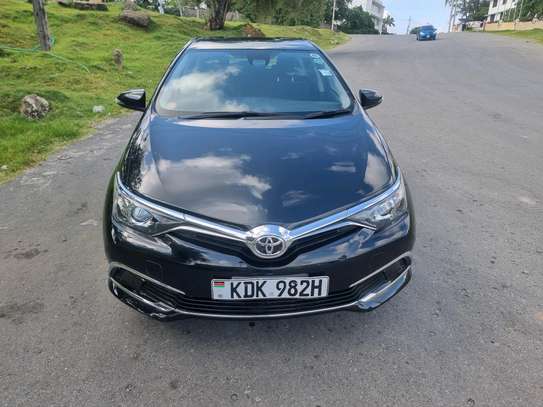 Toyota Auris in mint condition image 9