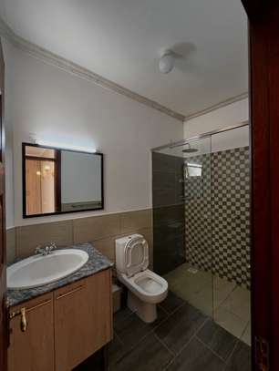 3 Bed Apartment with En Suite in Riverside image 10