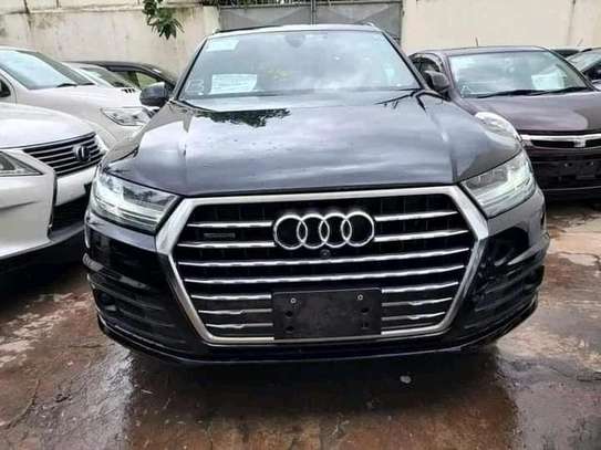 Audi Q7 image 1