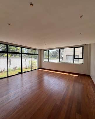 5 Bed Townhouse with En Suite at Manyani East image 4