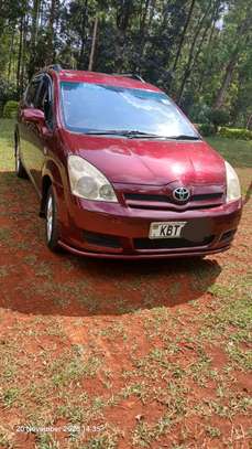 Toyota Corolla Verso (Wish) 7 Seater Clean Manual 2005 model image 1