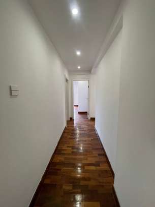 4 Bed Apartment with En Suite in Kileleshwa image 14
