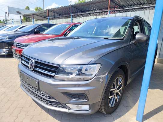 Volkswagen Tiguan Sunroof 2018 Grey image 3