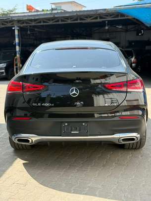 Mercedes Benz GLE400D image 7