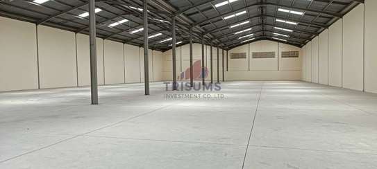 20,000 ft² Warehouse with Parking in Mombasa Road image 4