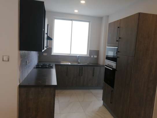 Serviced 2 Bed Apartment with En Suite in Rhapta Road image 3