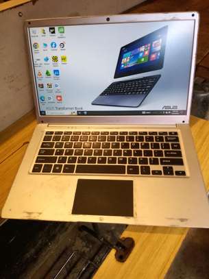 Toshiba laptop image 1