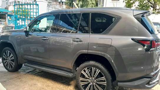 Lexus Lx600 2023 Petrol image 9