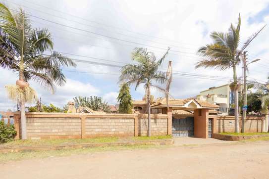 6 Bed House with En Suite at Precious Court image 8