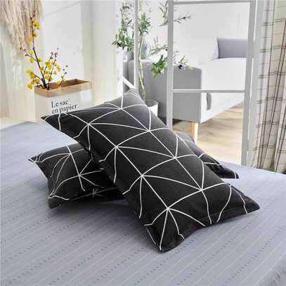 DECORATIVE BED PILLOWS image 2