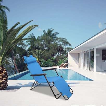 2-in-1 Beach Lounge Chair & Camping Chair image 4