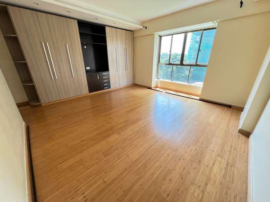 4 Bed Apartment with En Suite in Kileleshwa image 3