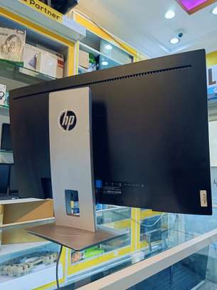 HP Z27n QHD(2560x1440) Edge to Edge Monitor 27-inches image 3